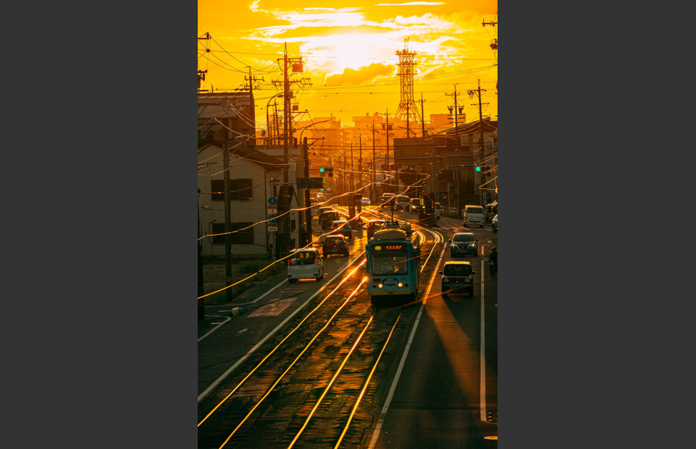 街の鼓動を運んで