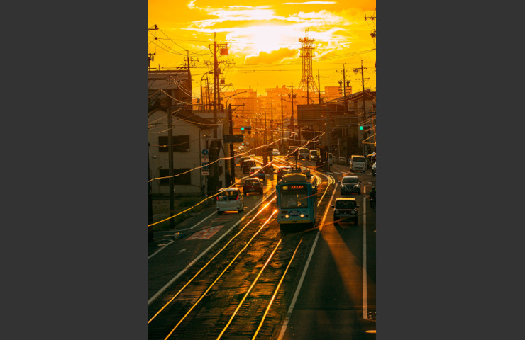 街の鼓動を運んで